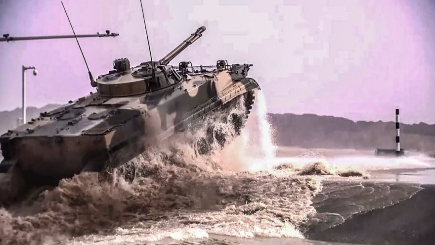 BMP-3 của Nga diễn tập chuẩn bị cho giải đua thiết giáp tại Army Games 2021